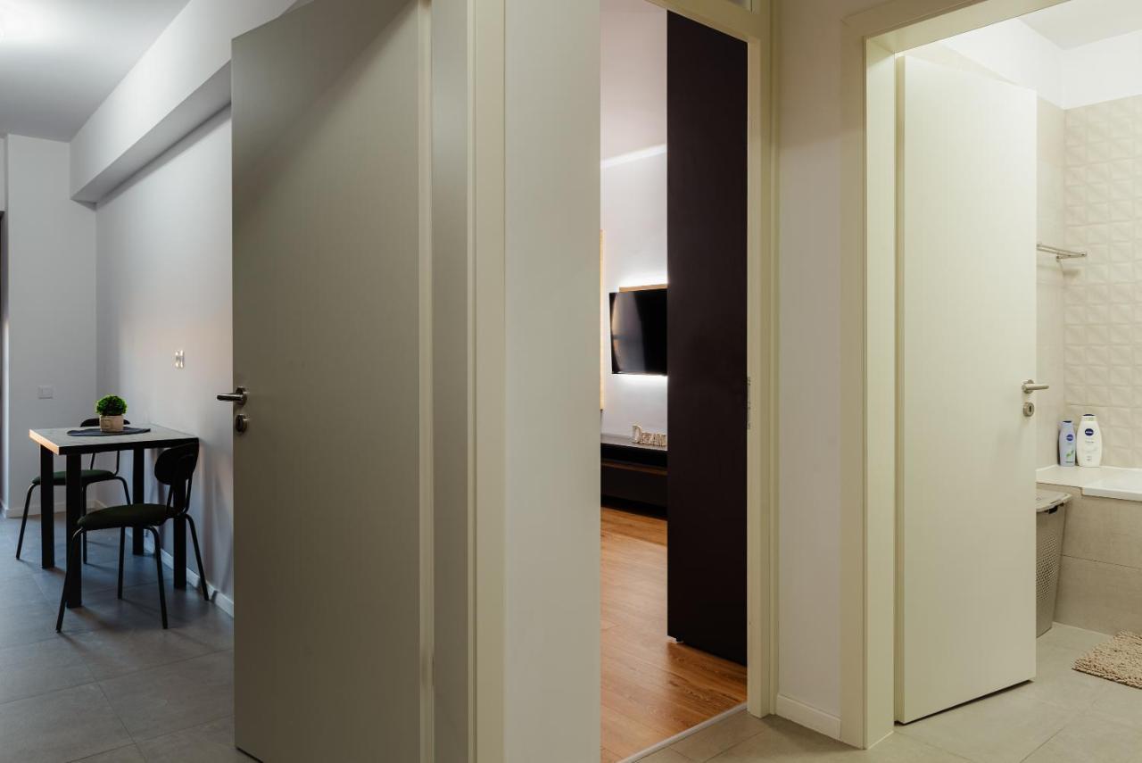 New Luxury City Center Studio บูคาเรสต์ ภายนอก รูปภาพ